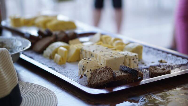 latvian-black-bread-and-cheese-in-spain